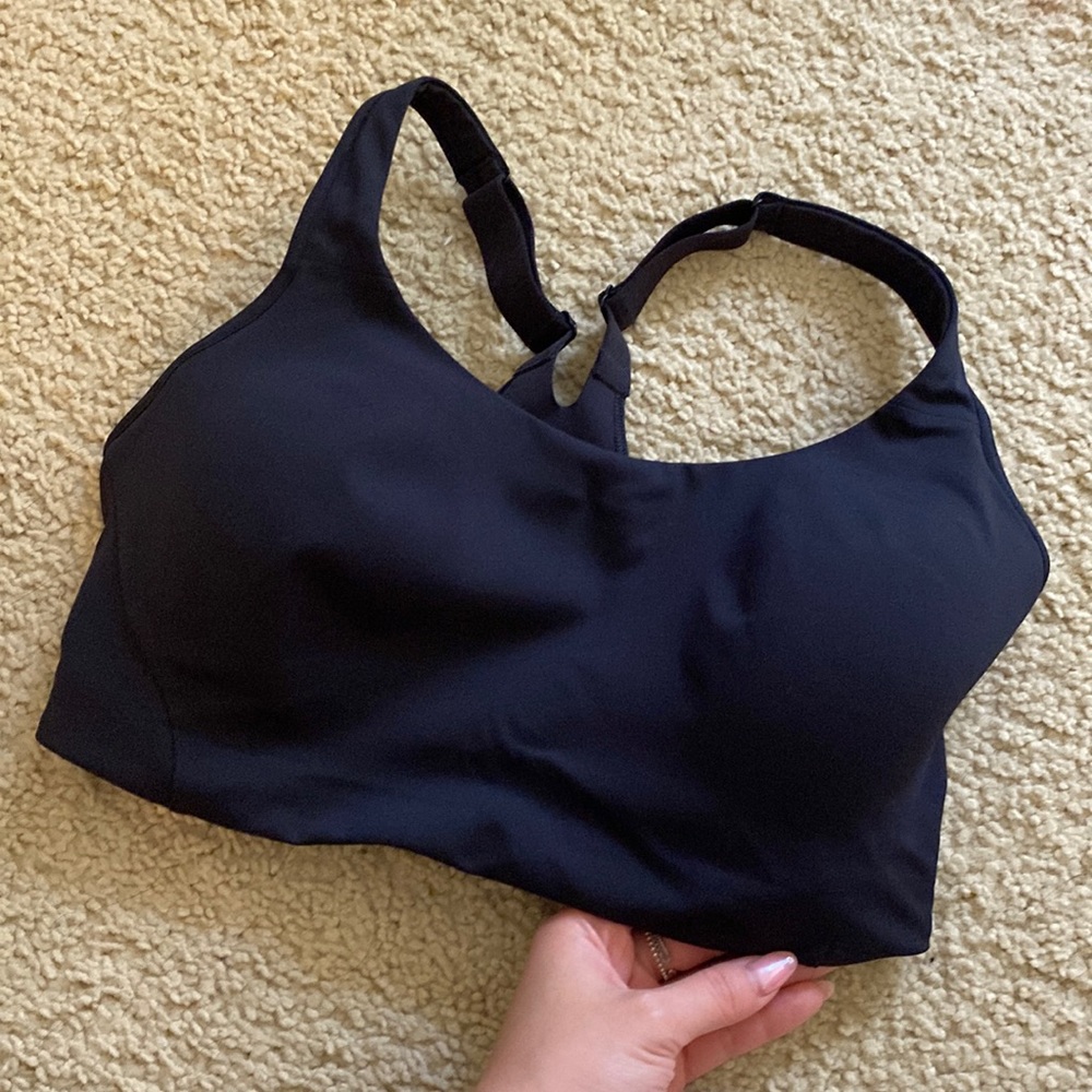 LULULEMON SPORTS BRA GREAT CONDITION